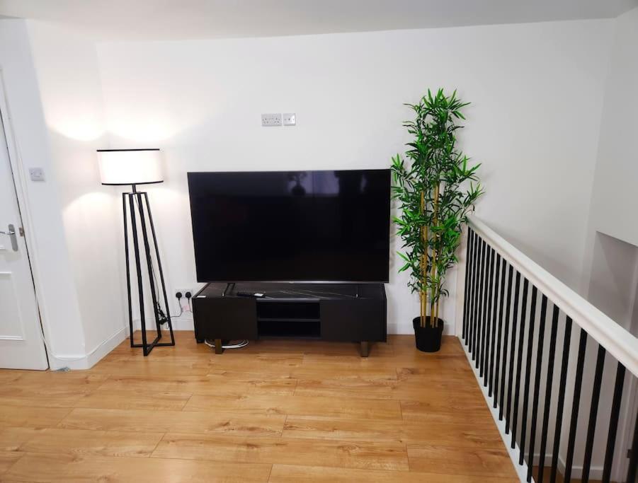 Hutchcomb Villa, 4 Bed Luxury House,Oxford+Parking Esterno foto